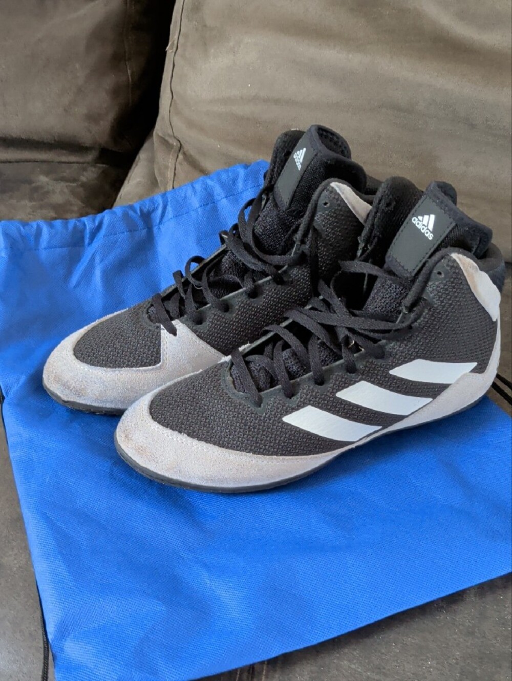 adidas Men's Size 7 Black and Gray Mid-Top Wrestling Athletic Sneakers - Picture 3 of 7